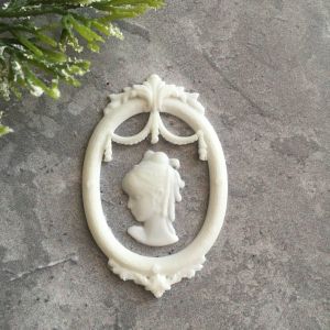 Рамочка 6х4 см и Леди 2,6х1,7 см, мод. пл., цв.: белый/ПД988 ― Творча майстерня ДекоПарк