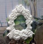 Рамочка с розами, мод. пл., цвет: бел., 7,5 см /пд803
