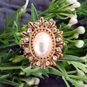 Стразы 009, Декоративная накладка со стразами/жемчугом,28*25 мм, цв. основы: зол ― Творча майстерня ДекоПарк