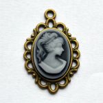 Камея 003, акриловая Дама дымчатая на черном, 18х13 мм