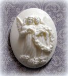 Камея Два Ангела с сердцем, модель. пл., цв.: оттенки белого