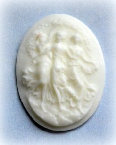 Камея Девушки, 38х28мм, мод. пластик ― Творча майстерня ДекоПарк