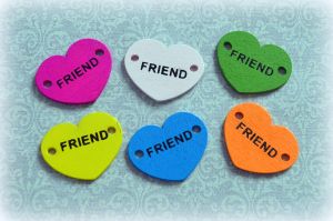 Д. эл. 061, Сердце Friend, 34х27мм, дер., цв. в ассорт. ― Творча майстерня ДекоПарк