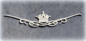 Корона на вензеле, гибкий полимер, цв.: бел., 150х30мм /гд173 (распродажа) ― Творча майстерня ДекоПарк