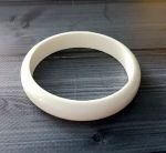 Браслет 1,4 см белый пластик, диам. 6,2 см