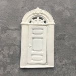 Дверь с проемом, мод. пл., цв.: бел., 3,8х7 см/ ПД090