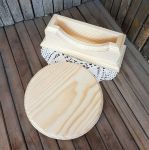 Подставка под сырную доску 18 см или 20 см диам., мат-л: сосна, 22х7х8,5 см