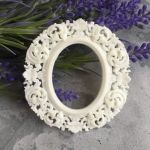Рамка ажурная  7х6,7 см, внутри 4х3 см, белый мод. пл. / пд788