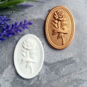 Камея Роза 3,8х2,5 см, белый модельный пластик/ ПД971 ― Творча майстерня ДекоПарк