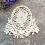 Рамочка ажурная с профилем дамы на сетке,  6х5,5 см, гибкая/ гд376