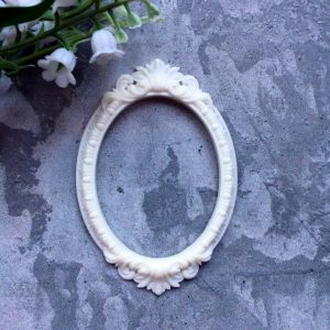 Рамка полимерная ажурная овальная, 6х8,5 см, внутр.размер 4,5х6 см / пд406 ― Творча майстерня ДекоПарк
