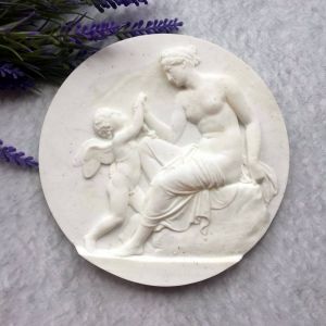 Панно Ангелочек с мамой 15 см диам., белый модельный пластик/ ПД1066 ― Творча майстерня ДекоПарк