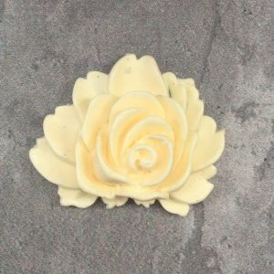 Роза 4,2х3,5х1,5 см, мод. пластик / ПД600 ― Творча майстерня ДекоПарк