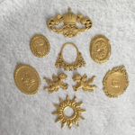 Рамочка-медальон с Дамой 5,8х4,3 см / ПД904