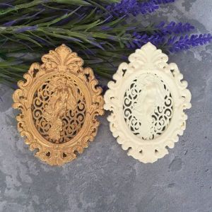 Ажурная овальная рамка с Дамой 10х7,5 см, внутр диам 4,3х5,6 см, гибкая, цв.: бел. /гд566 ― Творча майстерня ДекоПарк